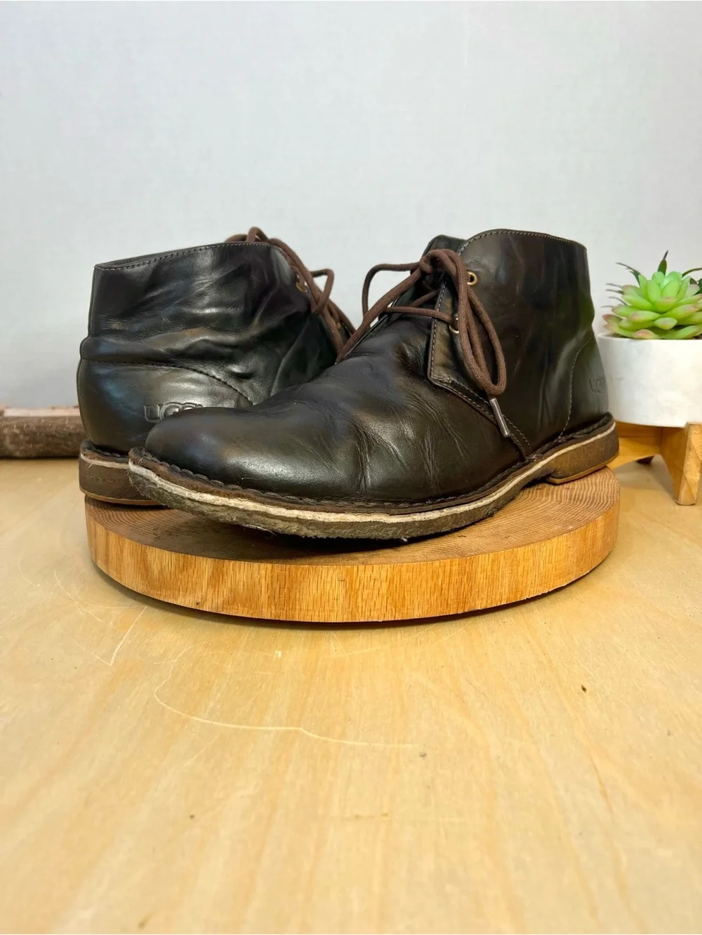 UGG | Leighton Men's Leather Chukka SN 3275 Size 11 Brown